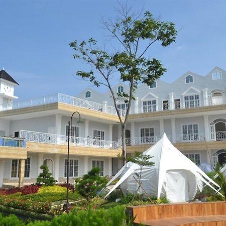 Chevilly Resort And Camp Bogor Kültér fotó